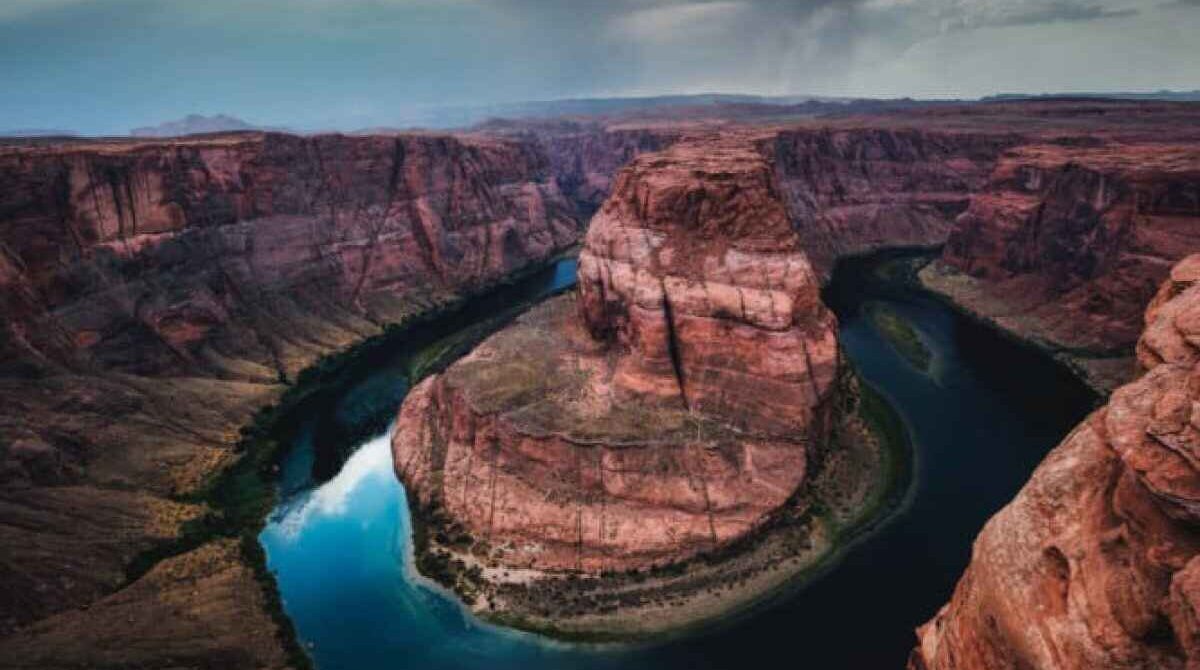 ENCHANTING CANYONLANDS